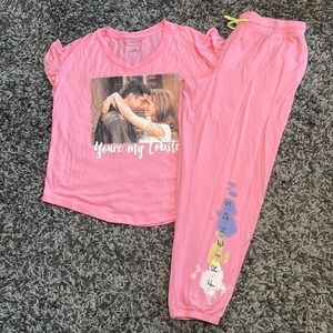Friends pj set